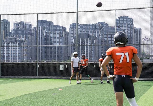 重庆码头工橄榄球队创始人刘元锋:“冲撞”12年 热爱永不歇(图4)