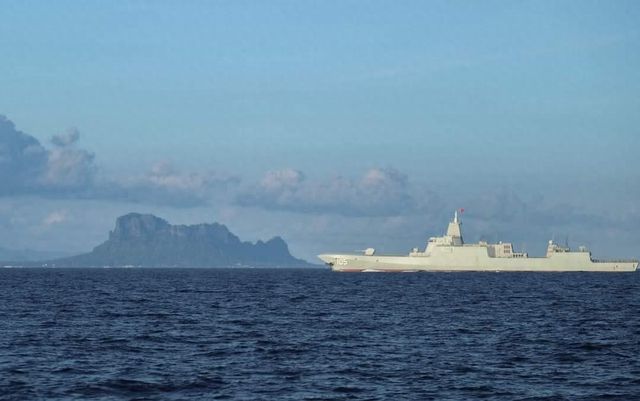 头顶6颗球！解放军新型战略装备曝光比055更让美军担心(图4)