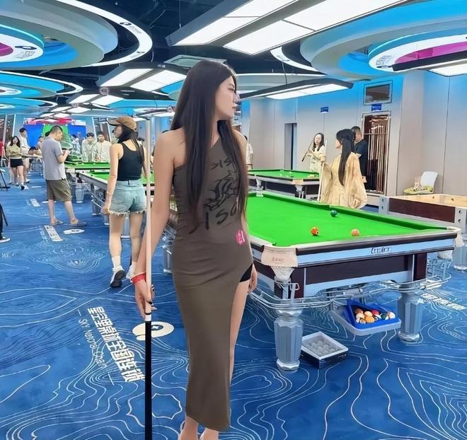 台球厅被曝“特殊服务”包间暗藏玄机美女陪练988包一杆进洞(图9)