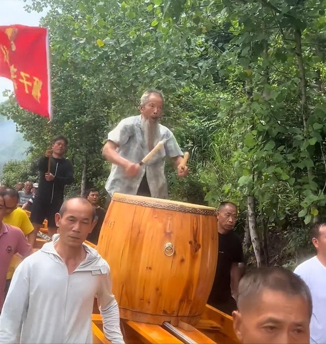 宁输不让外人上船！狮子湾全村凑半船人仍坚持比赛猎德村输麻了(图8)