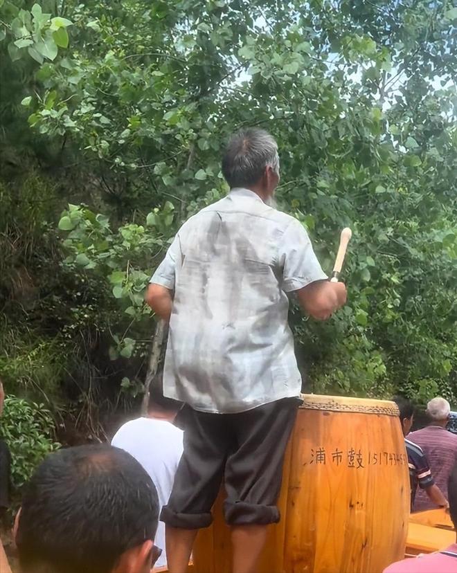 宁输不让外人上船！狮子湾全村凑半船人仍坚持比赛猎德村输麻了(图7)
