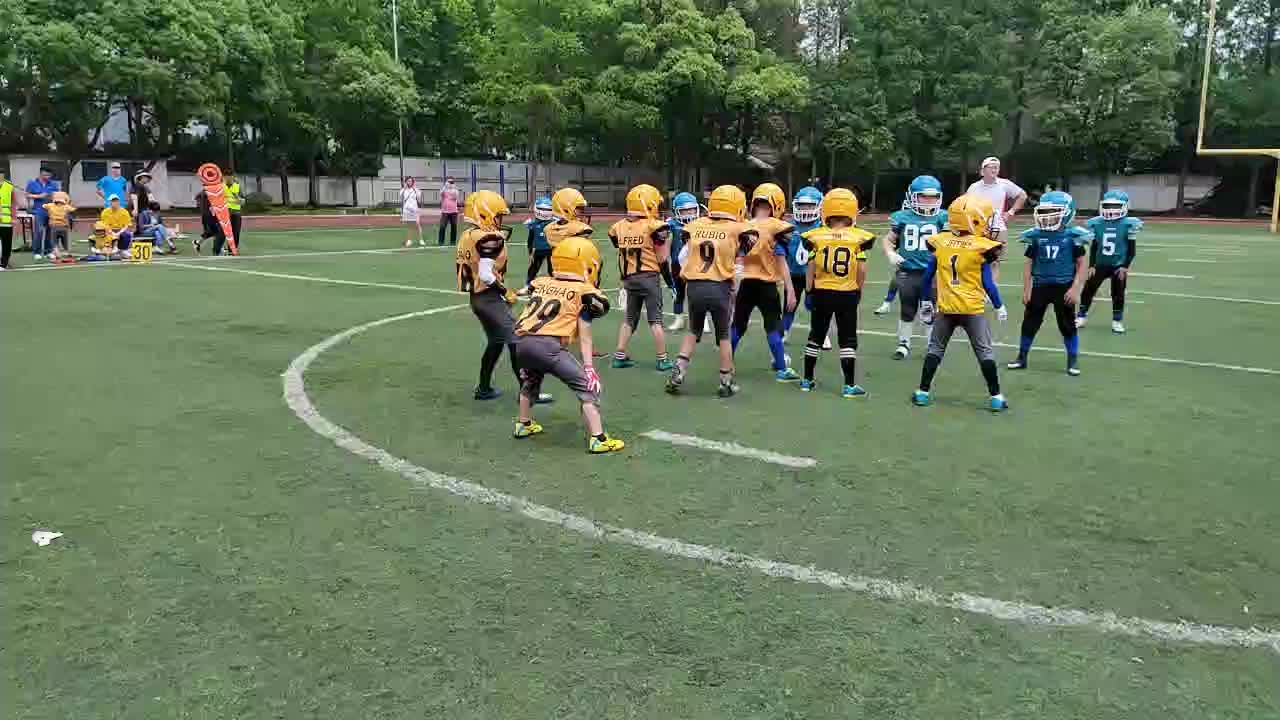 全国腰旗橄榄球锦标赛在温落幕(图1)