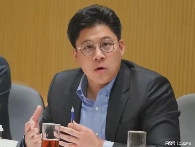 霍启刚又升职了级别很高妻子郭晶晶立了大功！(图5)