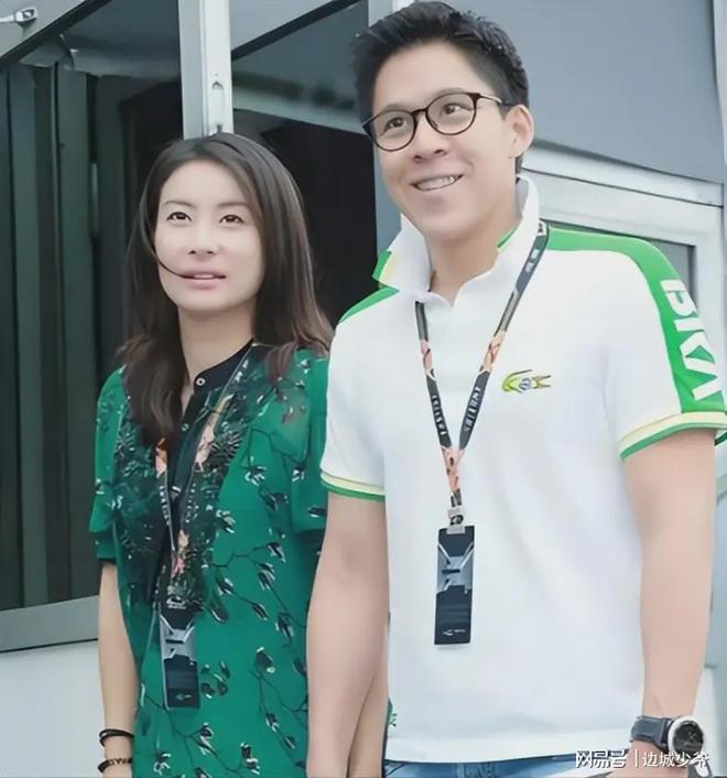 霍启刚又升职了级别很高妻子郭晶晶立了大功！(图22)