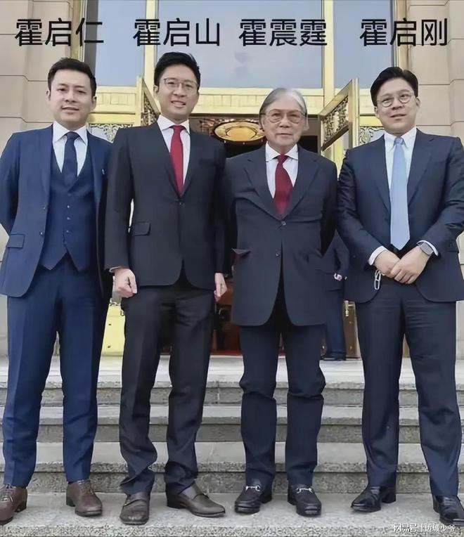 霍启刚又升职了级别很高妻子郭晶晶立了大功！(图21)