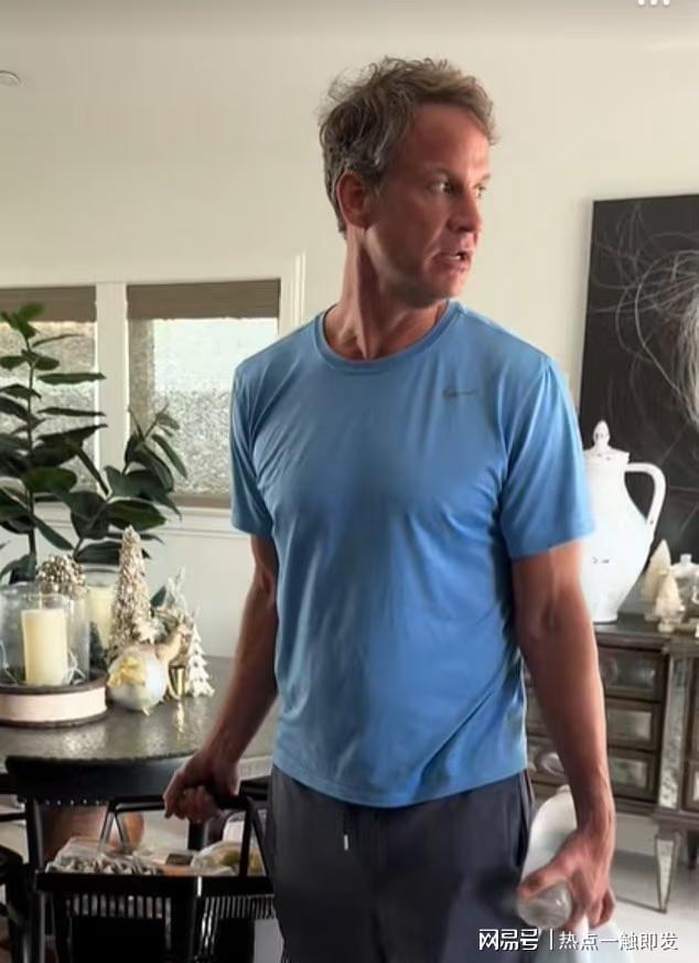 美国教练年薪9000万却吝啬购物袋收费遭群嘲(图1)