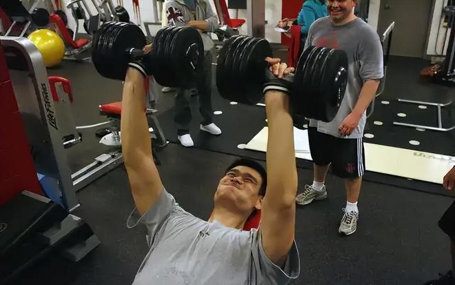 看完姚明打NBA的态度我才明白为何科比对他充满敬重！(图3)