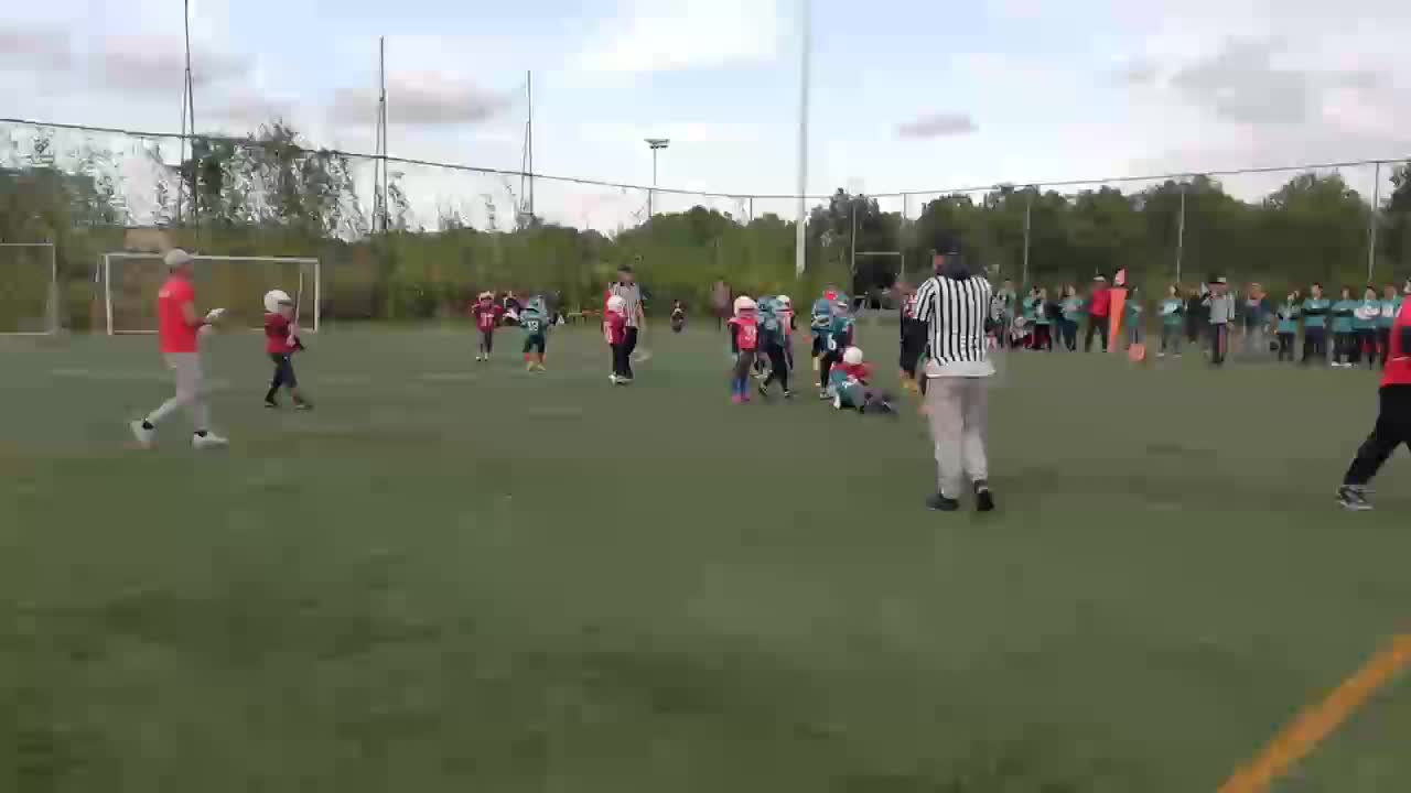 前裁判谈英超角球：就像橄榄球比赛裁判应该果断吹任意球或点球(图1)