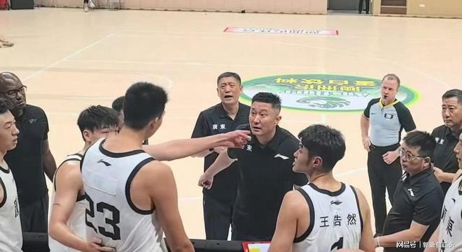 CBA常规赛两大毫无悬念奖项徐昕大荒囚天指指出光明未来！(图2)