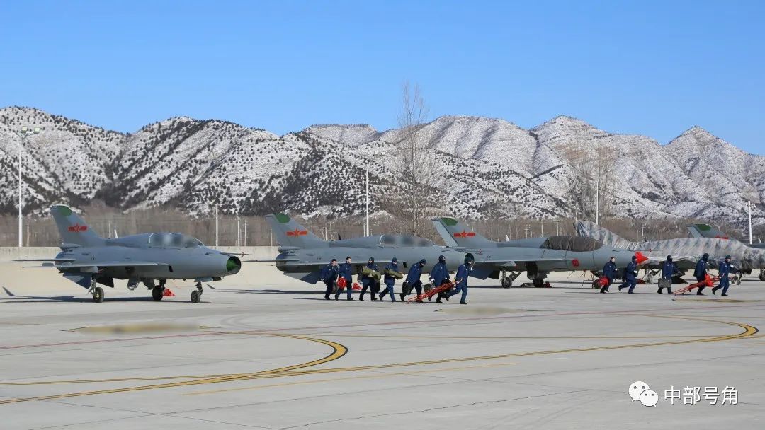 一周军评：年终岁尾话“哭穷”-扬基(图12)